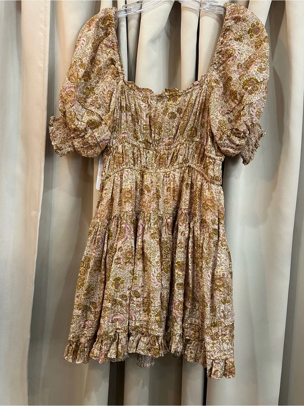 gold sparkly dress short Sequin Embellished Open Back gads-eligible SIZE:46W-34L Bubble-Sleeve Smocked Mini Dress